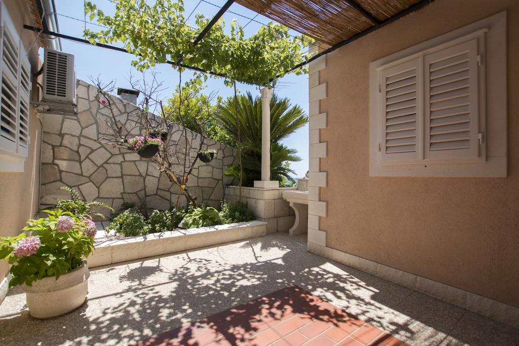 Radovcic Apartments And Rooms Trsteno Bagian luar foto
