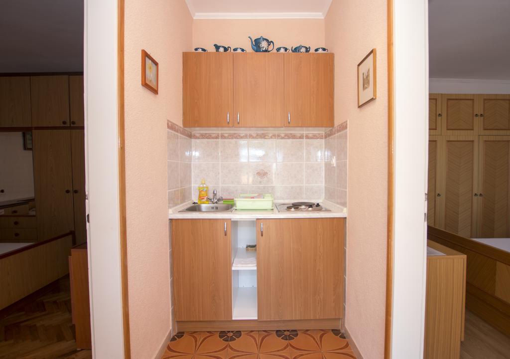 Radovcic Apartments And Rooms Trsteno Bagian luar foto
