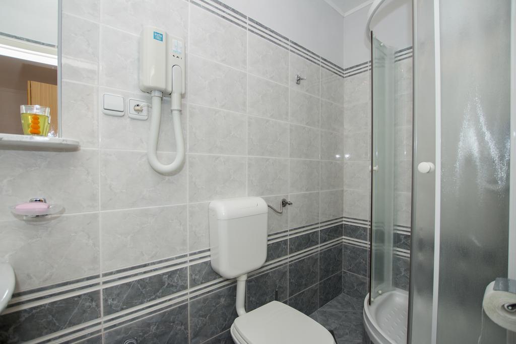 Radovcic Apartments And Rooms Trsteno Bagian luar foto