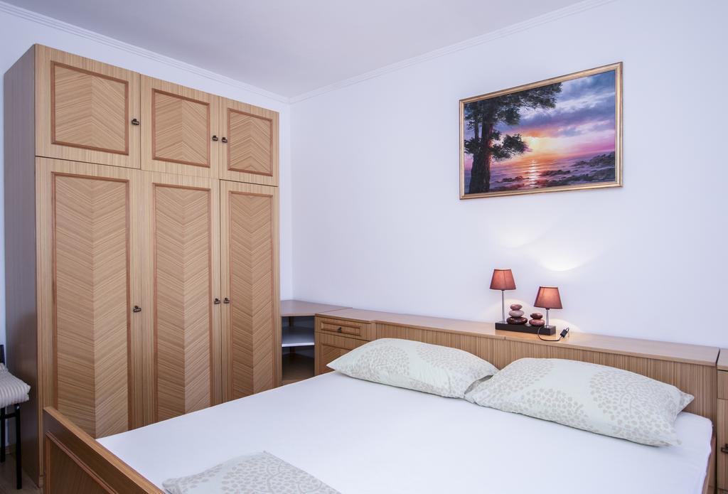 Radovcic Apartments And Rooms Trsteno Bagian luar foto