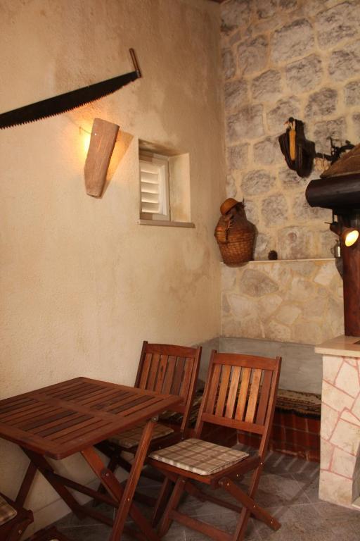 Radovcic Apartments And Rooms Trsteno Bagian luar foto