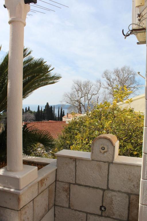 Radovcic Apartments And Rooms Trsteno Bagian luar foto